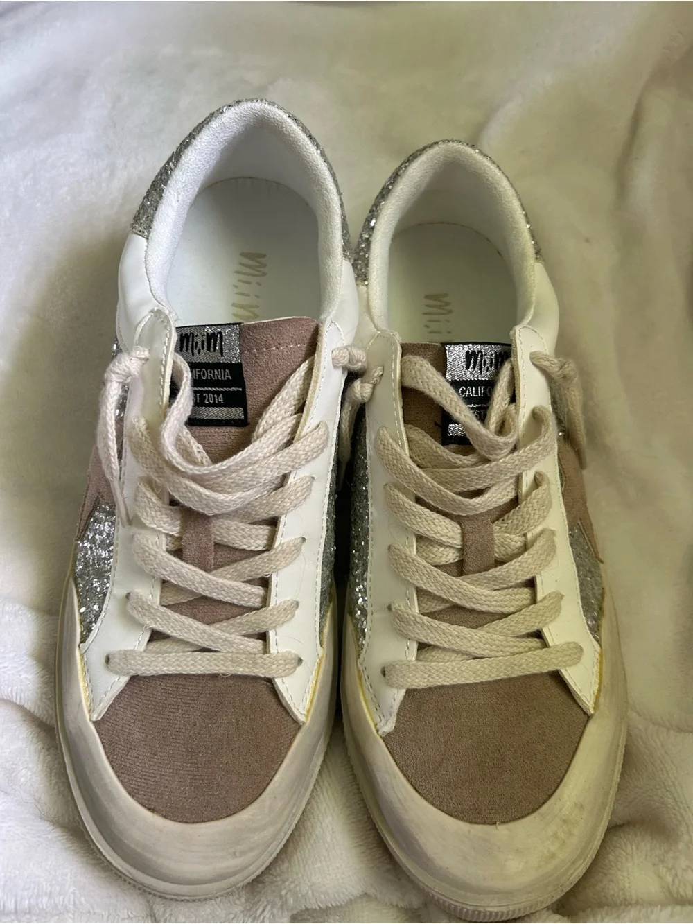 White Sneakers with Silver Glitter Panel and Beige Star Accent